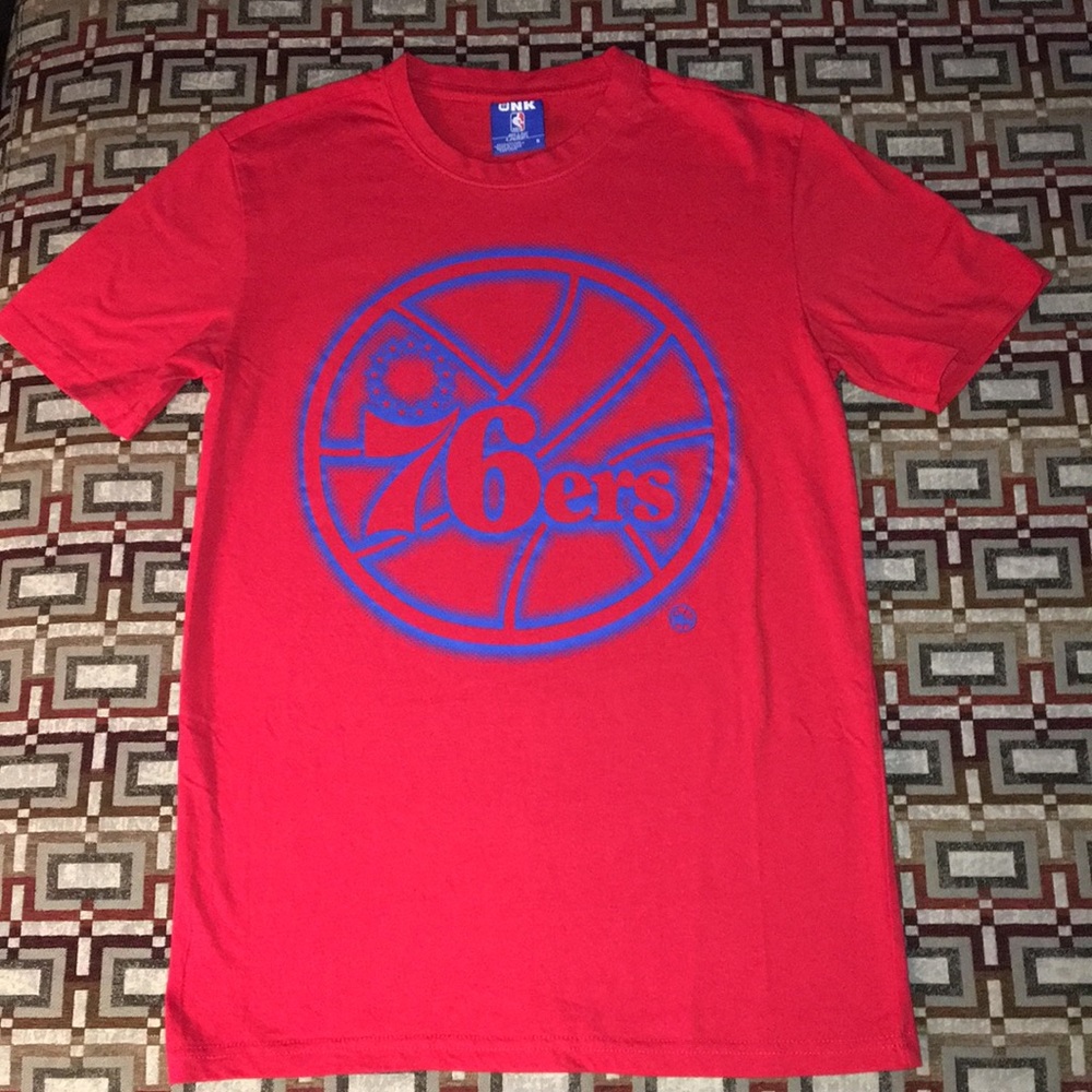 Men’s UNK Blue Label NBA Sixers T-shirt Size Small